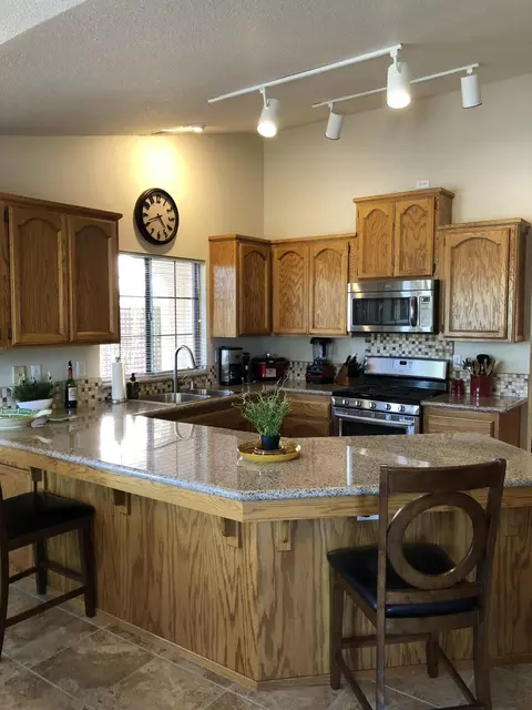 2017 Vineyard Trl, Redding, CA 96003 photo 2