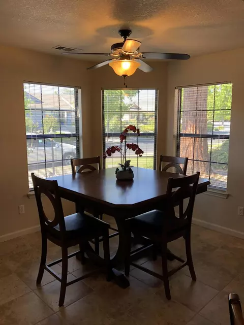 2017 Vineyard Trl, Redding, CA 96003 photo 3
