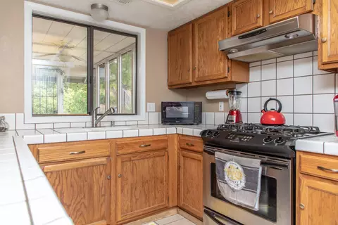1179 Edgewood Dr, Redding, CA 96003 photo 2