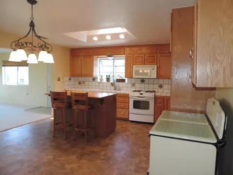 20568 Hudson St, Burney, CA 96013 photo 9