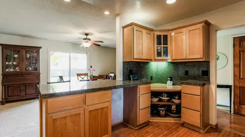 1803 Manchester Dr, Redding, CA 96002 photo 4
