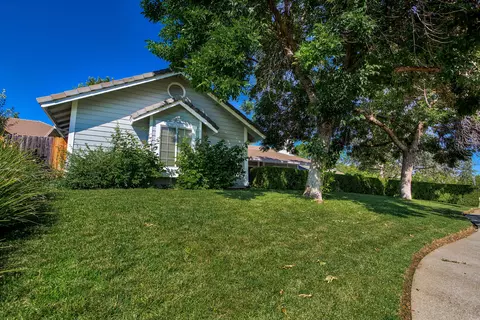 1429 White Water Cir, Redding, CA 96003 photo 3
