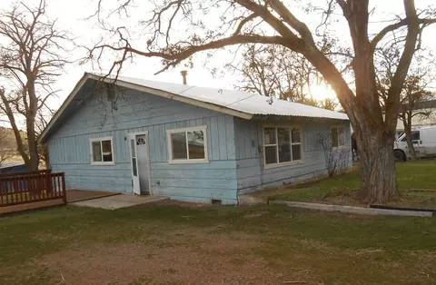 831 E Webb St, Montague, CA 96064 photo 1