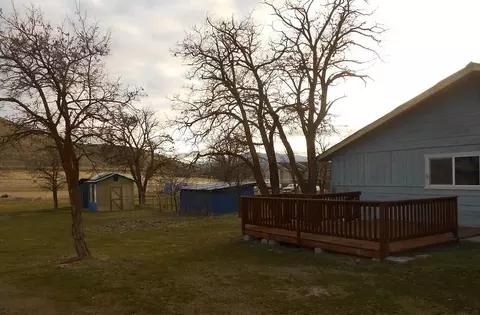 831 E Webb St, Montague, CA 96064 photo 3