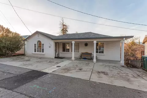 2090 Skyline Dr, Redding, CA 96001 photo 1