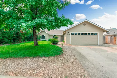 1024 Partridge Dr, Redding, CA 96003 photo 1