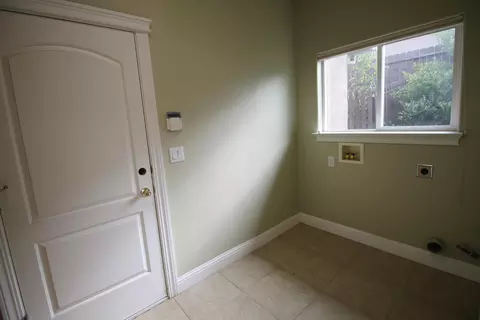 1172 Coggins St, Redding, CA 96003 photo 14