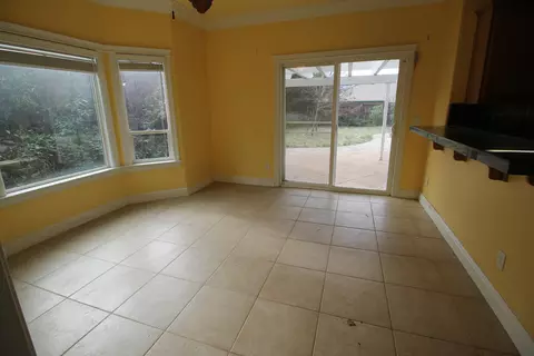 1172 Coggins St, Redding, CA 96003 photo 5