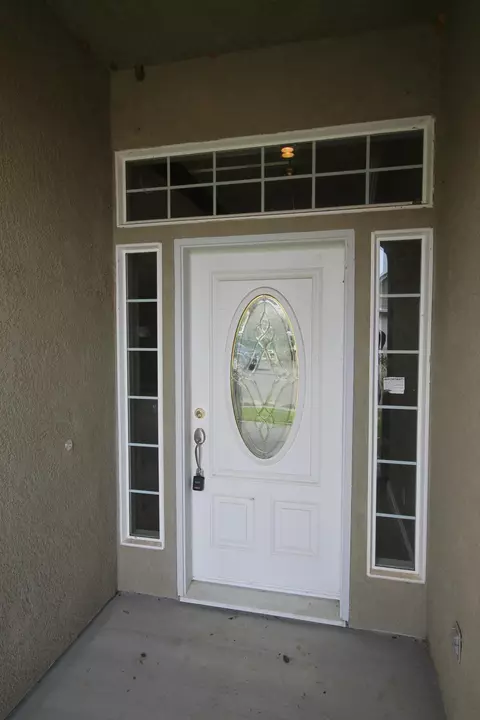 1172 Coggins St, Redding, CA 96003 photo 2