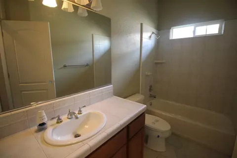 1172 Coggins St, Redding, CA 96003 photo 9