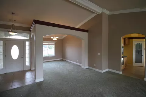 1172 Coggins St, Redding, CA 96003 photo 3