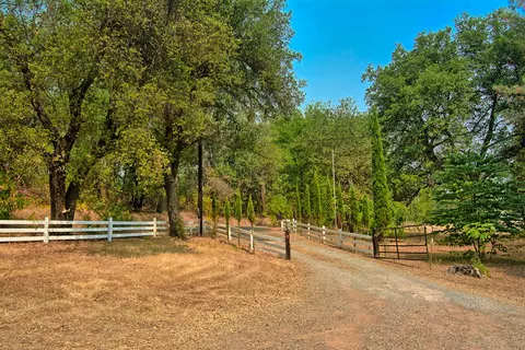 10259 Harley Leighton Rd, Redding, CA 96003 photo 6