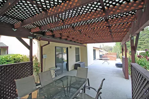 2705 Howard Dr, Redding, CA 96001 photo 5