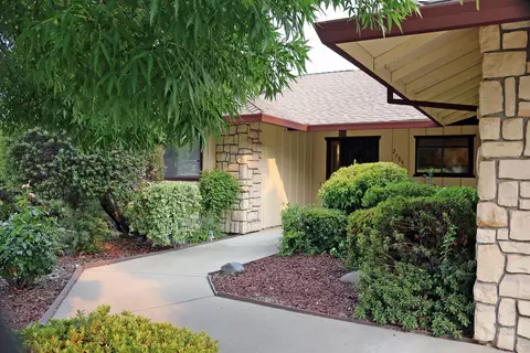 2705 Howard Dr, Redding, CA 96001 photo 4