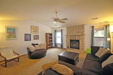 2705 Howard Dr, Redding, CA 96001 photo 8