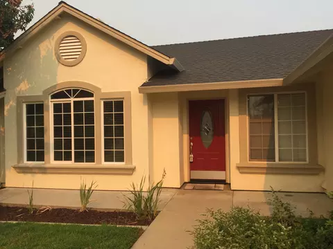3895 Meadow Oak Way, Redding, CA 96002 photo 2