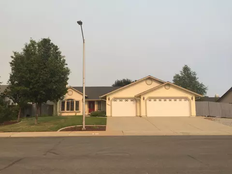 3895 Meadow Oak Way, Redding, CA 96002 photo 1