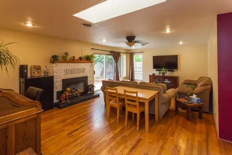 6303 Glen Way, Redding, CA 96001 photo 2