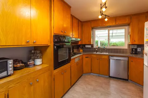 6303 Glen Way, Redding, CA 96001 photo 4