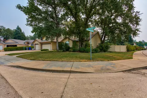 5919 Beaumont Ct, Redding, CA 96003 photo 4
