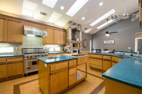 7933 Deer Hollow Ct, Redding, CA 96001 photo 7