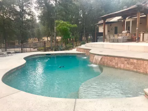 7933 Deer Hollow Ct, Redding, CA 96001 photo 3