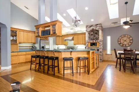7933 Deer Hollow Ct, Redding, CA 96001 photo 6