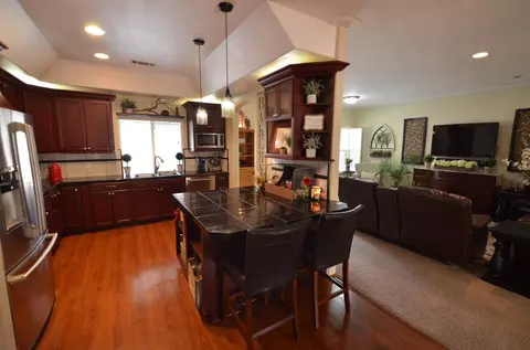 10020 Rocking Horse Ln, Redding, CA 96003 photo 13
