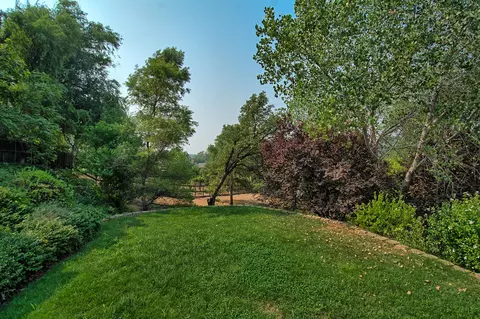 11524 Wales Ct, Redding, CA 96003 photo 46