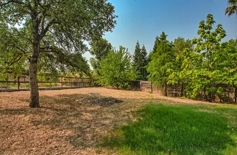 11524 Wales Ct, Redding, CA 96003 photo 51