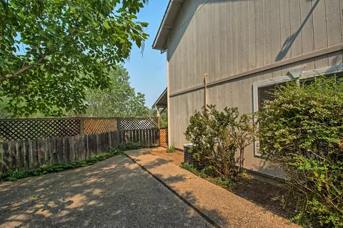 11524 Wales Ct, Redding, CA 96003 photo 44