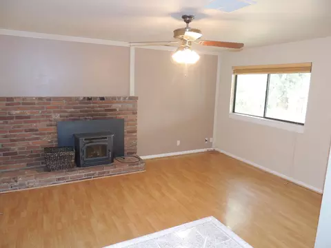 1875 Wisconsin Ave, Redding, CA 96001 photo 9
