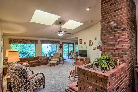 678 Collyer Dr, Redding, CA 96003 photo 8