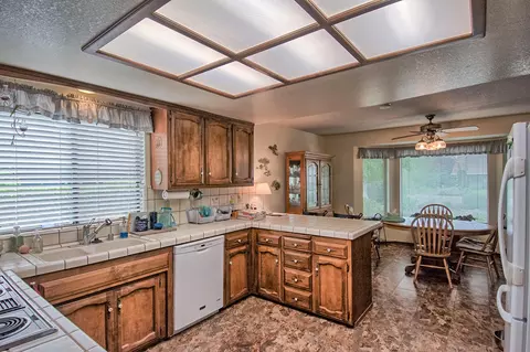 678 Collyer Dr, Redding, CA 96003 photo 13