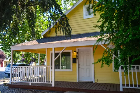 958 Franklin St, Red Bluff, CA 96080 photo 3