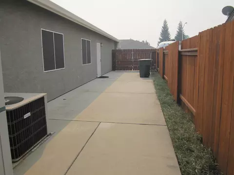 3050 Misty Glen Dr, Redding, CA 96001 photo 2