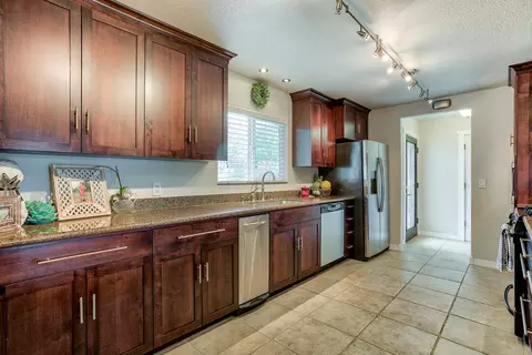 1326 Dusty Ln, Redding, CA 96002 photo 5
