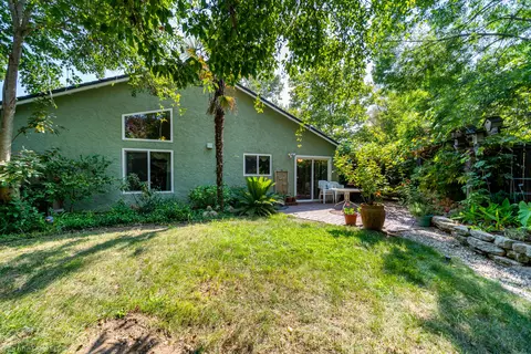 528 Arbuckle Ct, Redding, CA 96003 photo 15