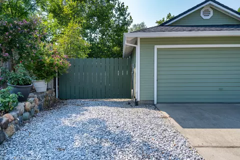 528 Arbuckle Ct, Redding, CA 96003 photo 26