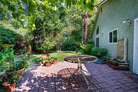 528 Arbuckle Ct, Redding, CA 96003 photo 12