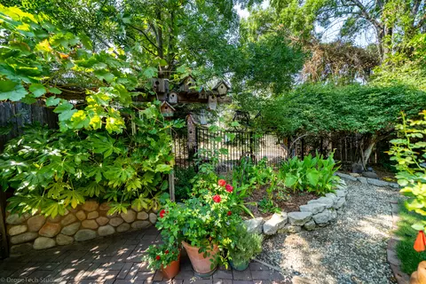 528 Arbuckle Ct, Redding, CA 96003 photo 3