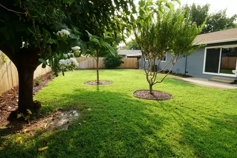 1020 Grissom Ct, Redding, CA 96002 photo 14