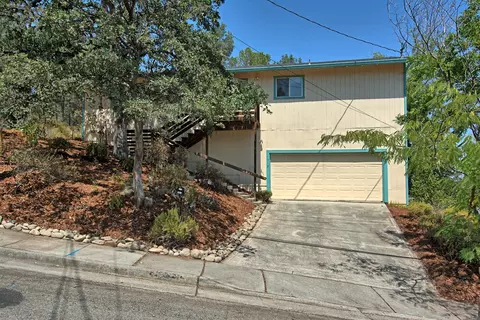 1912 Grandview Ave, Redding, CA 96001 photo 1