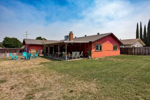 207 Woodcliff Dr, Redding, CA 96003 photo 25
