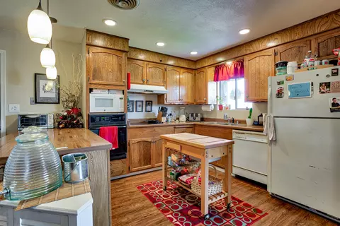 207 Woodcliff Dr, Redding, CA 96003 photo 8