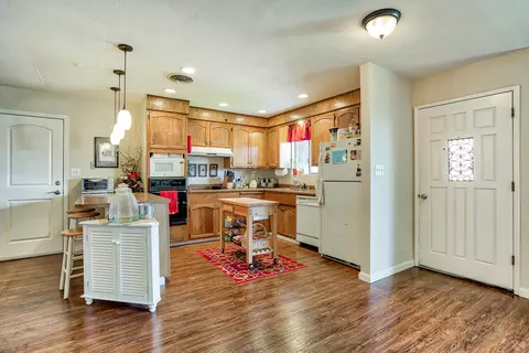 207 Woodcliff Dr, Redding, CA 96003 photo 7