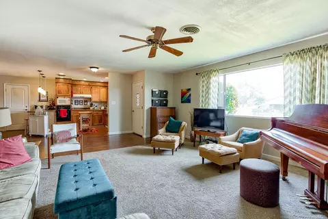 207 Woodcliff Dr, Redding, CA 96003 photo 6