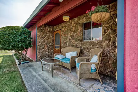 207 Woodcliff Dr, Redding, CA 96003 photo 3