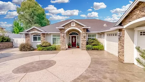 2094 Terra Nova Dr, Redding, CA 96003 photo 2