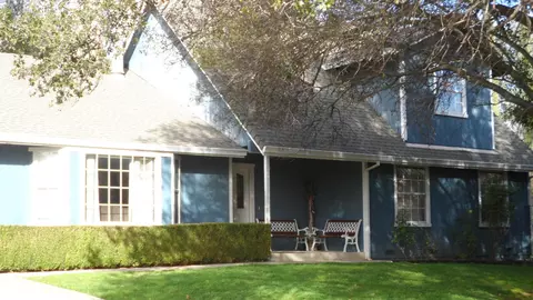 489 Bedrock Ln, Redding, CA 96003 photo 1